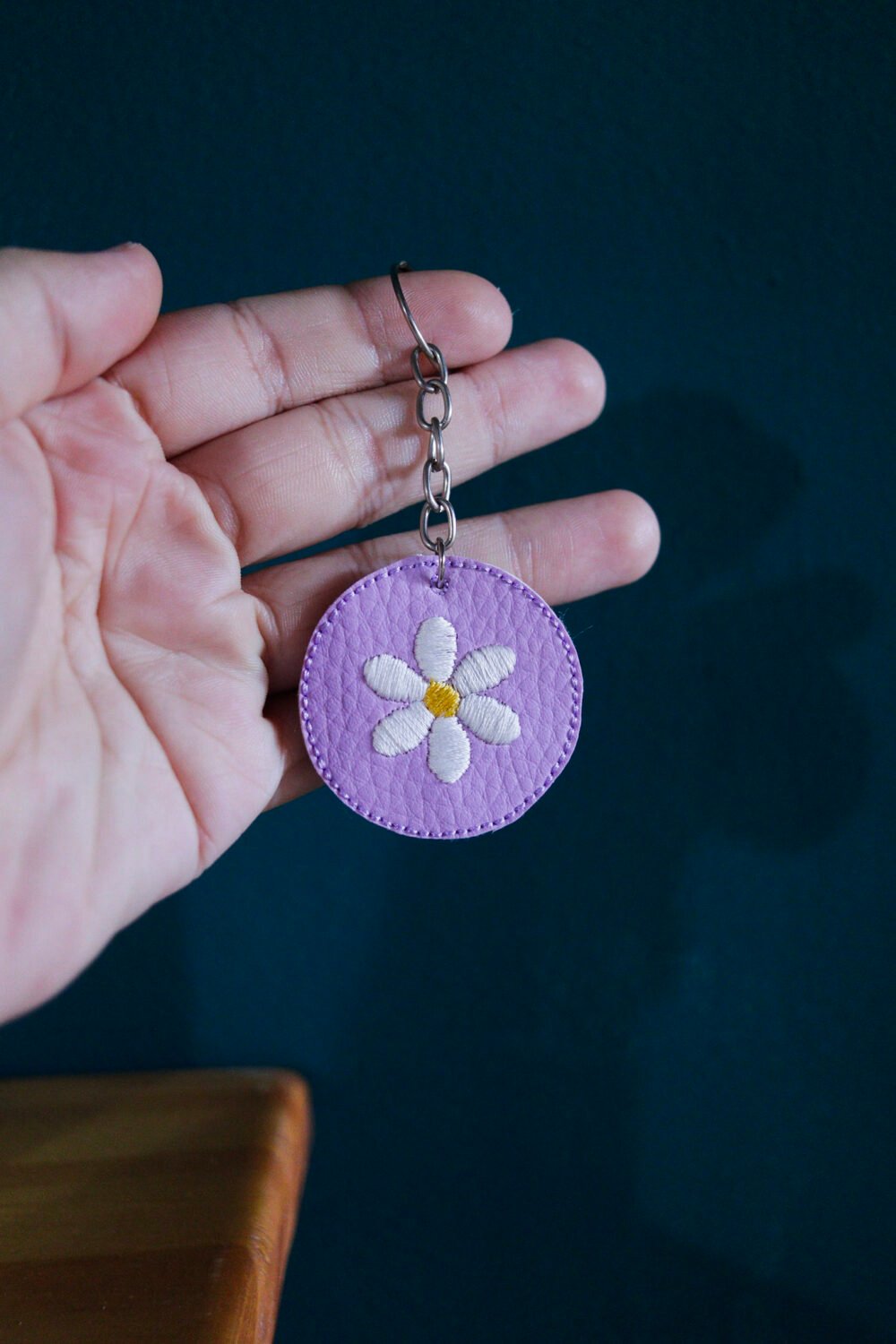Chaveiro Bordado Dia da Mulher